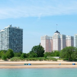 Living at @theheron.flats in Edgewater means endless things to do right outside your door! a waterfront city skyline