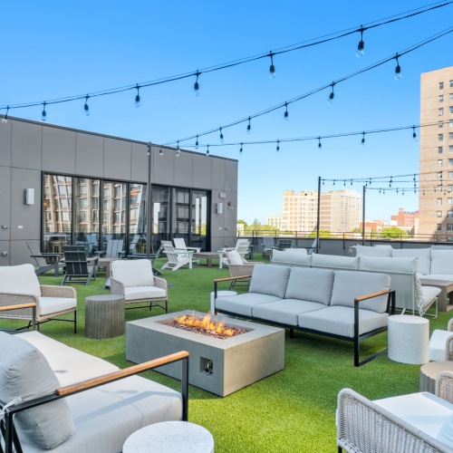 The Heron | Edgewater Chicago Apartments | Pet Friendly Apartments