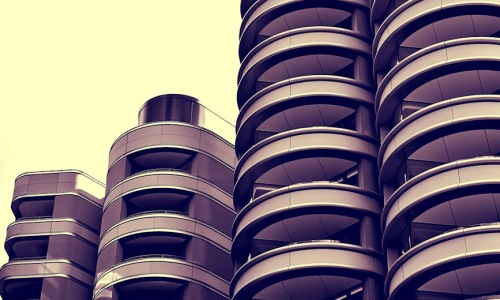 Living Large in the Windy City's Best High Rises Cover Image