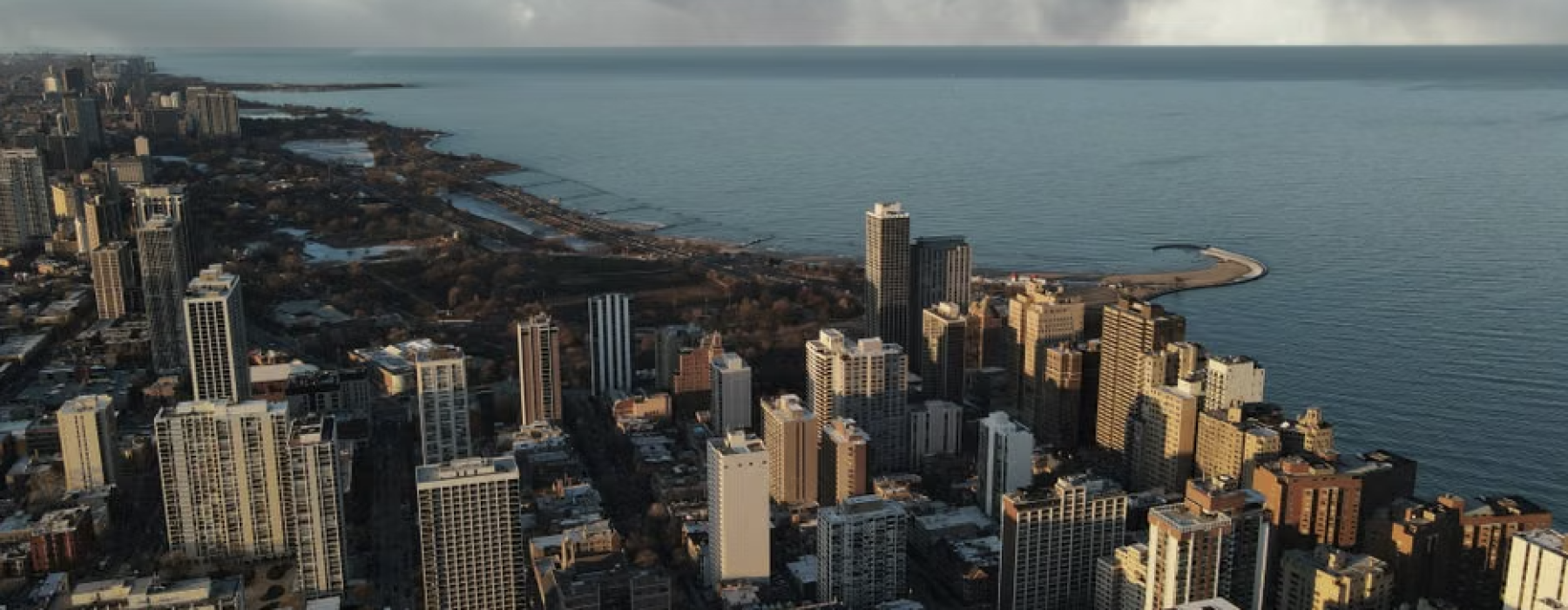 Edgewater Chicago lakefront streets and neighborhood