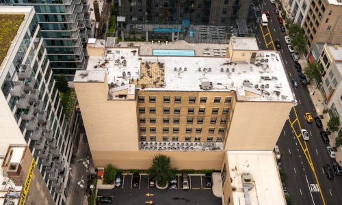 Chicago skyline with apartments - Chicago apartments with garages